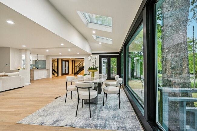 Foto del edificio - 10 Oakridge Ave