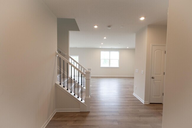 Building Photo - 5518 Violet St