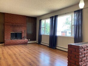 Building Photo - 1319 Cherry Dr