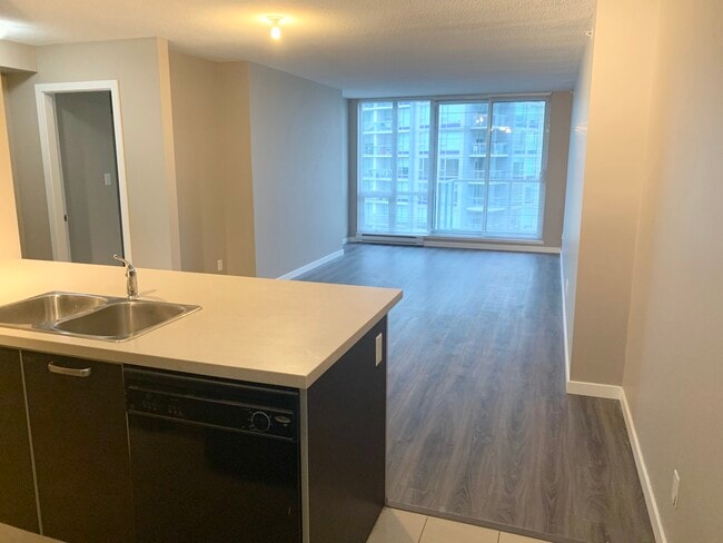 Building Photo - 1702-13688 100 Avenue Includes