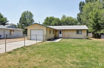 Building Photo - 211 S Highland Dr