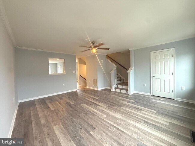 Building Photo - 15 Wayside Ct