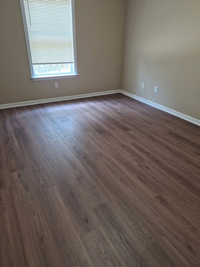 Building Photo - CUTE 2 BEDROOM TOWNHOME IN EVANS