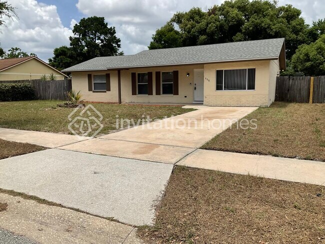 Building Photo - 608 Ivanhoe Way