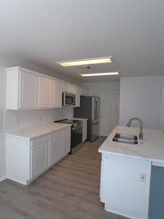Foto del edificio - 70 Marble Rock Pl