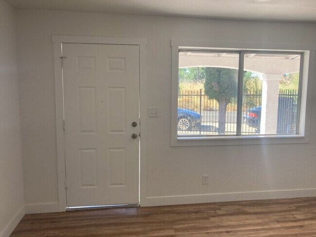 Building Photo - Great Stockton Home 2 bedroom 1 bath Gated