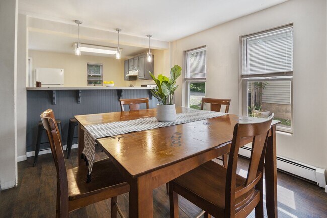 Foto del edificio - 213-215 Columbia St