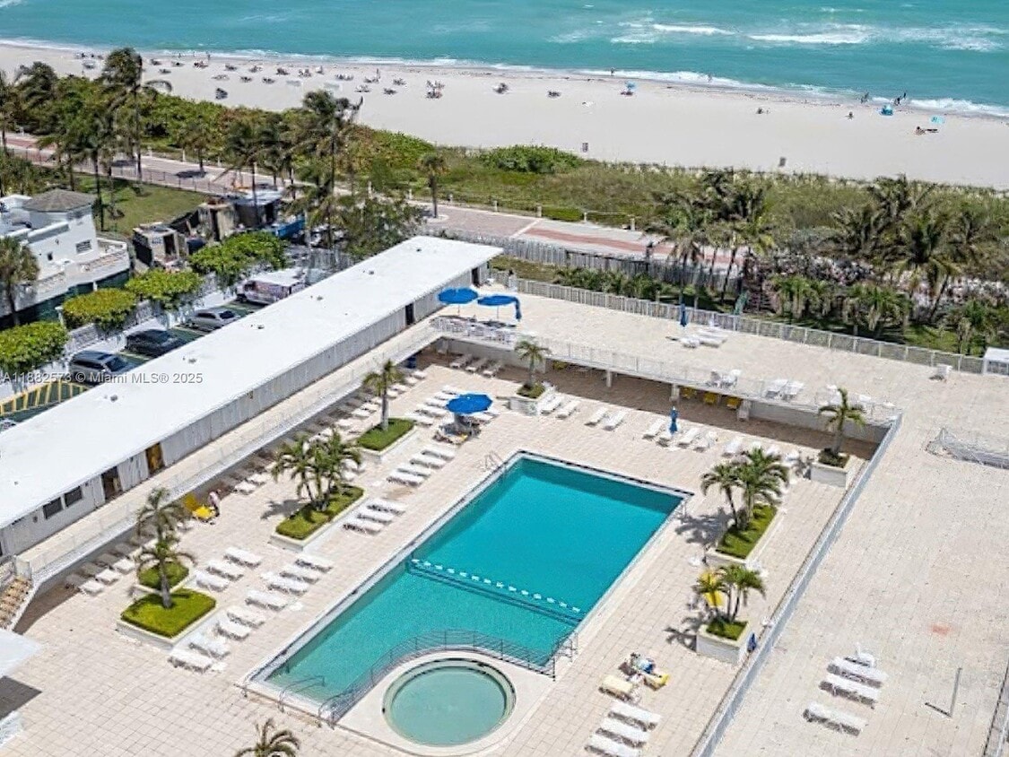 Foto principal - 4747 Collins Ave