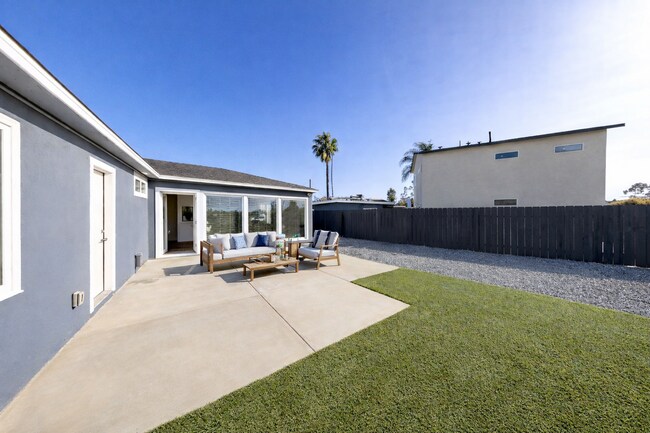 Building Photo - 5266-5268 Tipton St