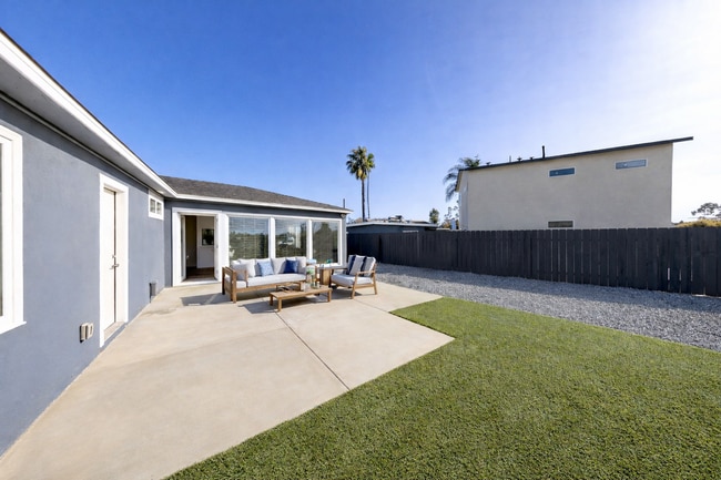 Foto del edificio - 5266-5268 Tipton St