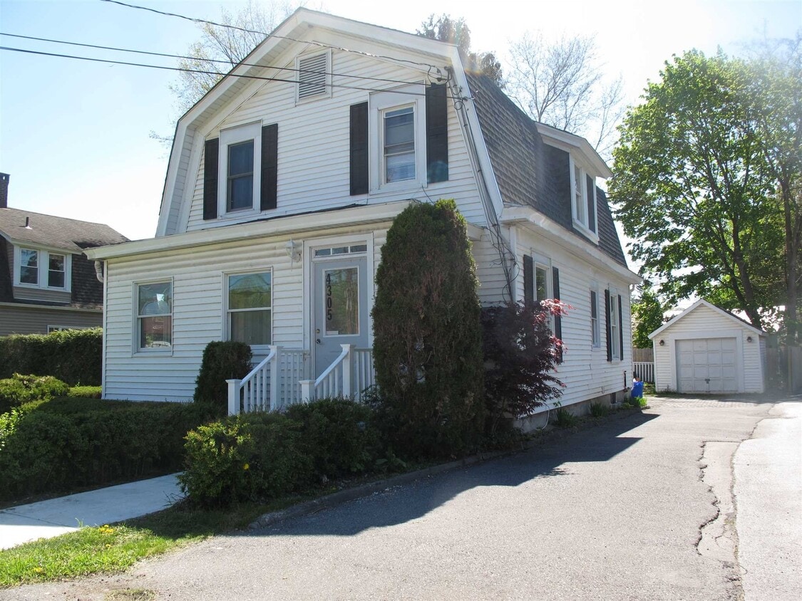 4305 Albany Post Rd Unit 1, Hyde Park, NY 12538 Room for Rent in Hyde Park, NY
