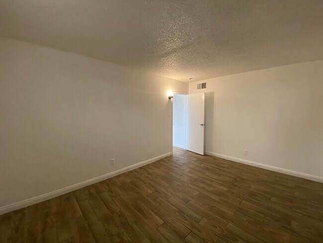 Foto del edificio - 1300 N 22nd St