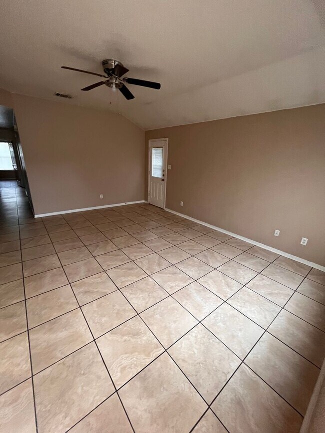 Building Photo - 3302 Alicante Ct