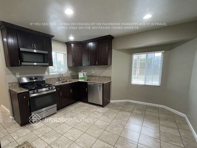 Foto del edificio - 15503 Stevens Ave