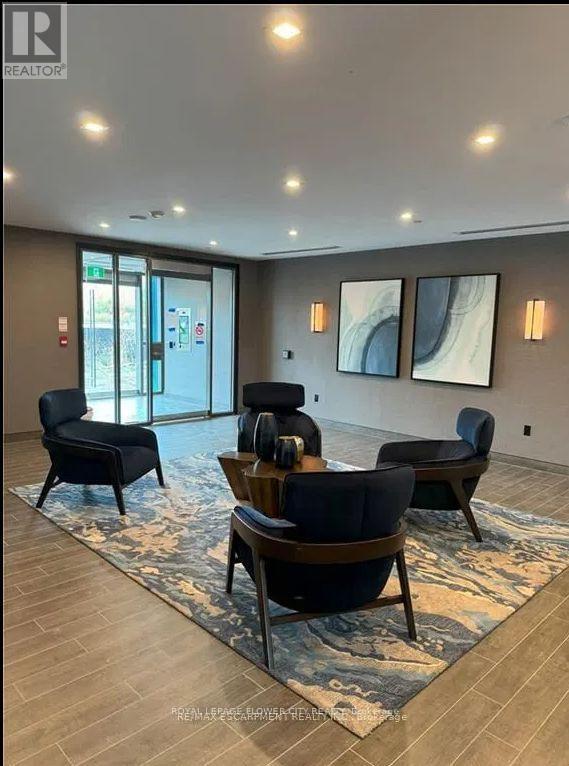 Photo du bâtiment - 460-460 Dundas St E