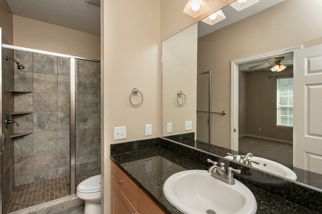 Foto del edificio - 411 Montauk Ct