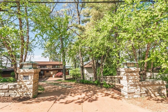 Building Photo - 5030 Lake Mendota Dr