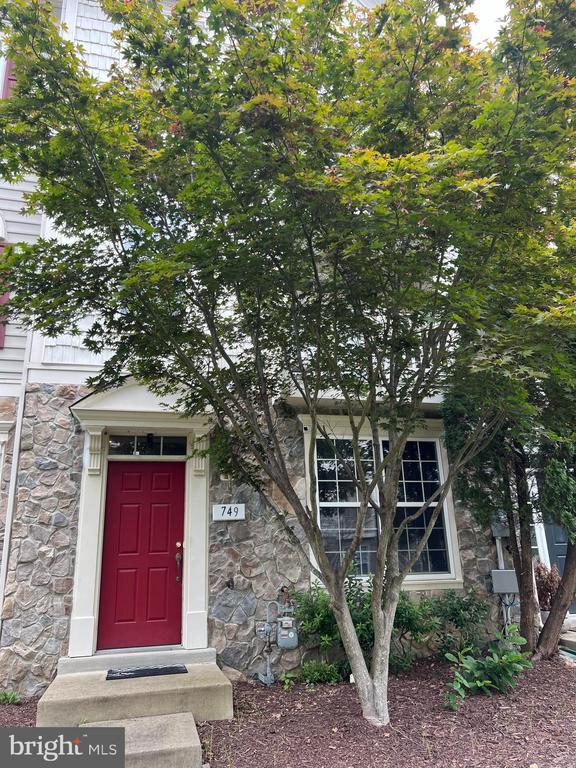 Primary Photo - 749 Collington Ct
