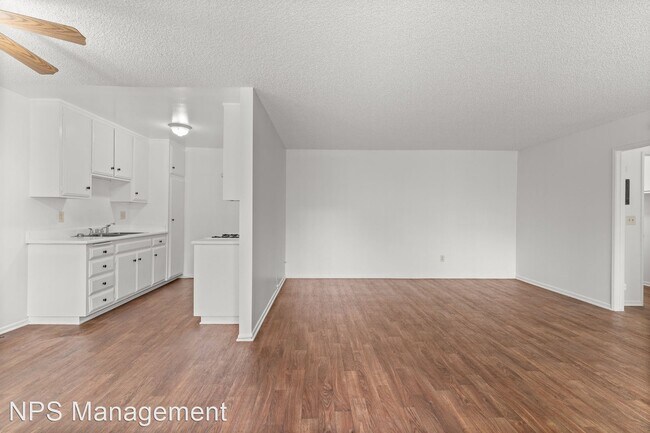 Foto del edificio - Studio, 1 bath Apartment - 8331 Lampson Av...