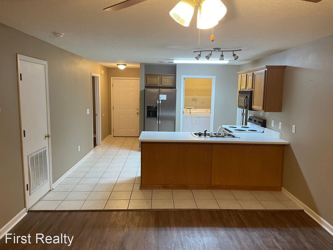 Primary Photo - 3 br, 3 bath House - 324 N. Ross Street, U...