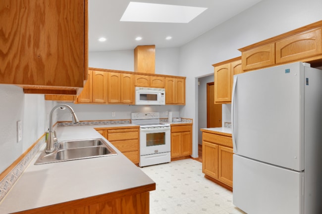 Building Photo - 9309 45th Dr NE