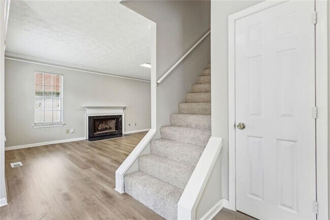 Foto del edificio - 525 Abbotts Hill Ln