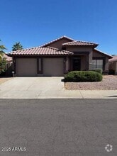 Building Photo - 4556 E Meadow Dr