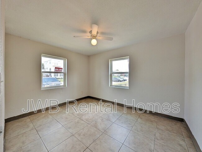 Foto del edificio - 220 16th Ave N