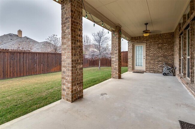 Building Photo - $500.00 OFF 1ST MONTH RENT IF YOU ARE READ...