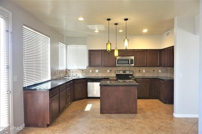 Building Photo - 1319 E Cathedral Rock Dr