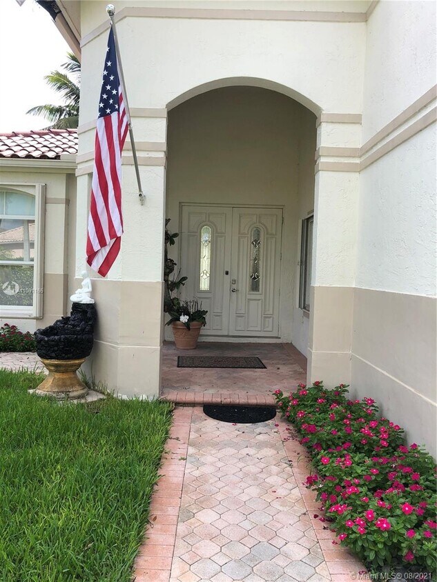 Primary Photo - 6431 NW 112th Plz