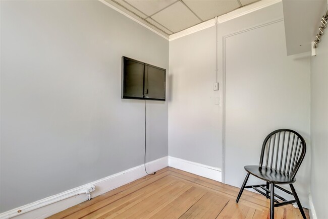 Building Photo - 153 Grand St