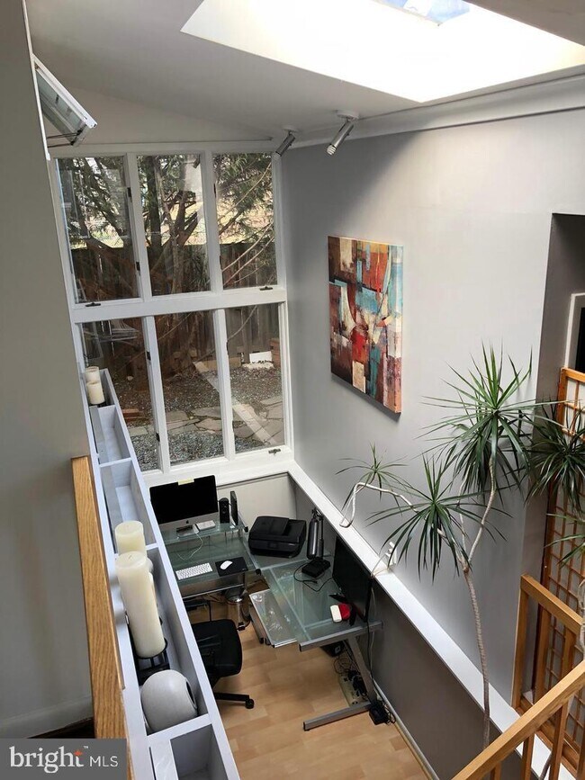 Foto del edificio - 9915 Montauk Ave