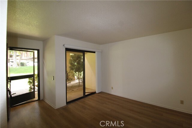 Foto del edificio - 2800 Los Felices Cir E