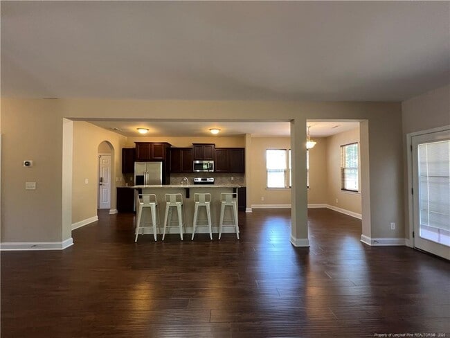 Building Photo - 424 Bison Ln