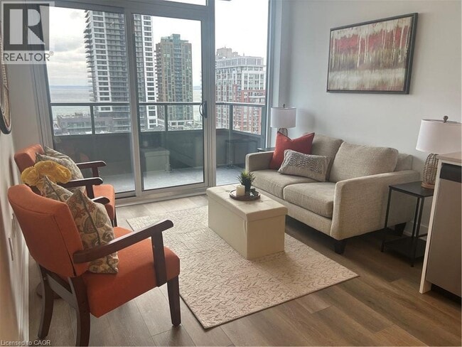 Building Photo - 2088 James St