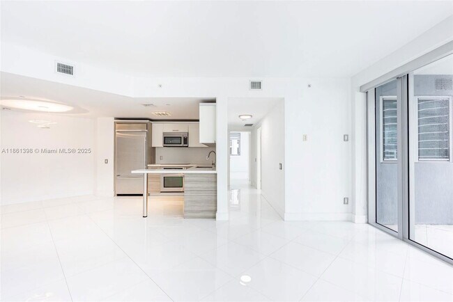 Foto del edificio - 1300 Brickell Bay Dr