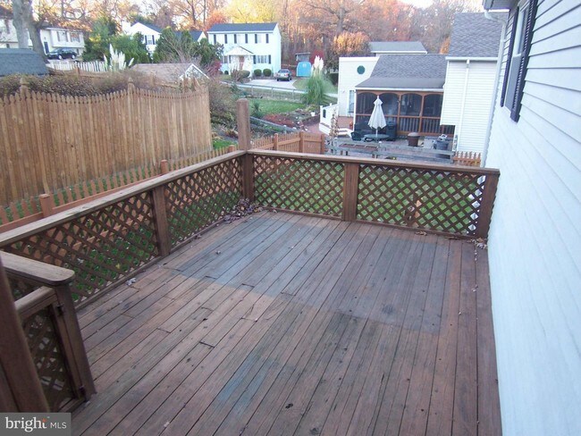 Building Photo - 2 Stable Gate Ct
