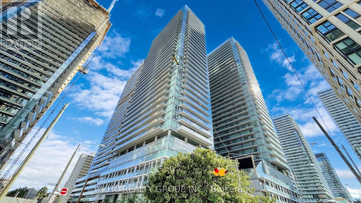 Photo principale - 99 Broadway Ave