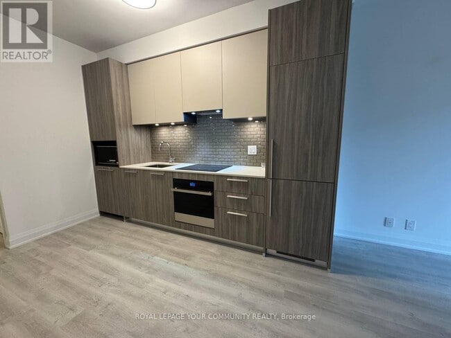 Photo du bâtiment - 65 Broadway Ave