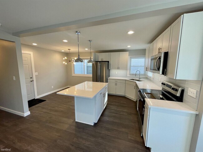 Building Photo - 3 br, 1 bath Duplex - 3352 S Pennsylvania ...