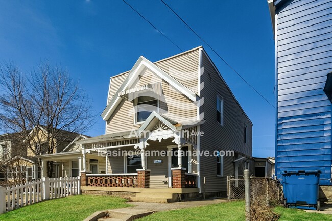 Building Photo - 423 5th Ave