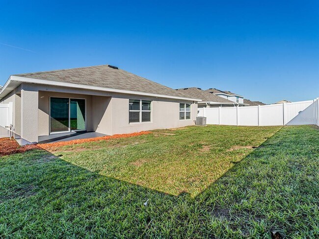 Building Photo - 13748 Wineberry Dr