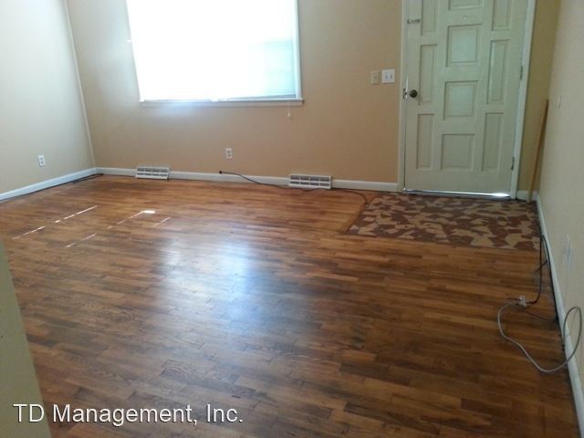 Building Photo - 3 br, 1 bath House - 2209 N. Kentwood