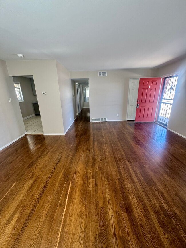 Foto del edificio - Updated 3 bedroom Centrally Located