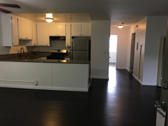 Foto del edificio - 132 E Adams Blvd