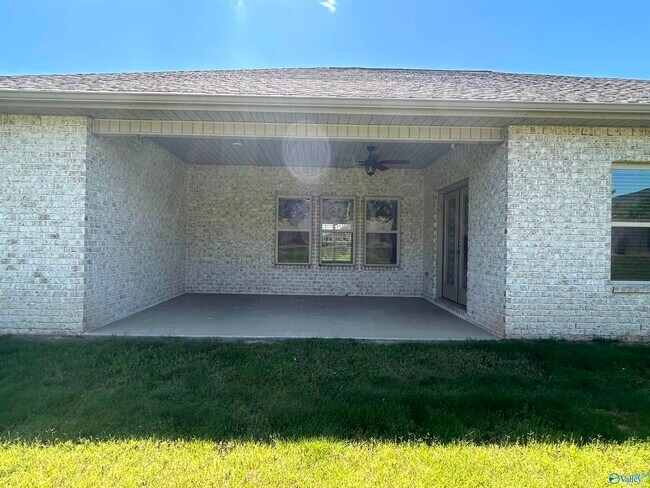 Foto del edificio - 7040 Regency Ln SE