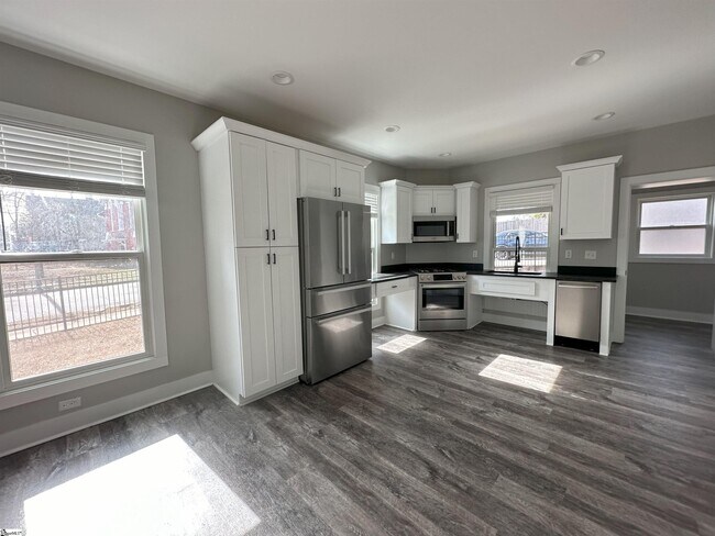 Foto del edificio - 501 Hampton Ave