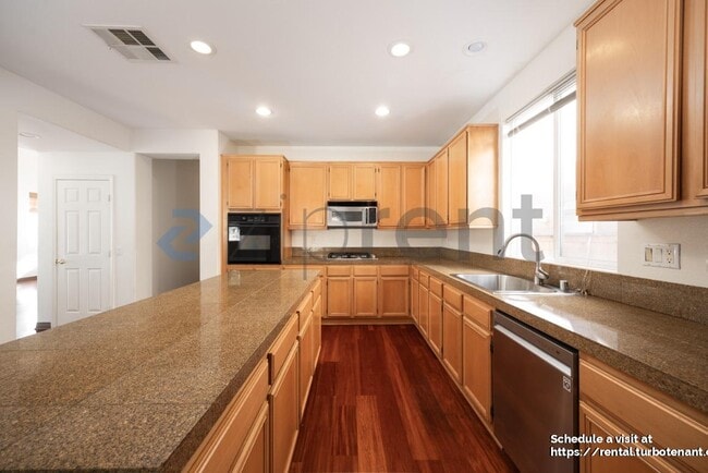 Building Photo - 740 Kirkwall Dr