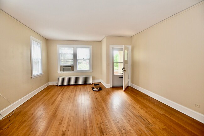 Building Photo - 242 Highwood Ave